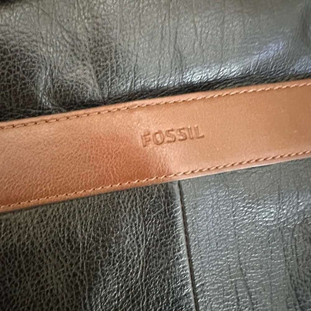 FOSSIL Black Leather Messenger Bag Shoulder Strap - Excellent Condition